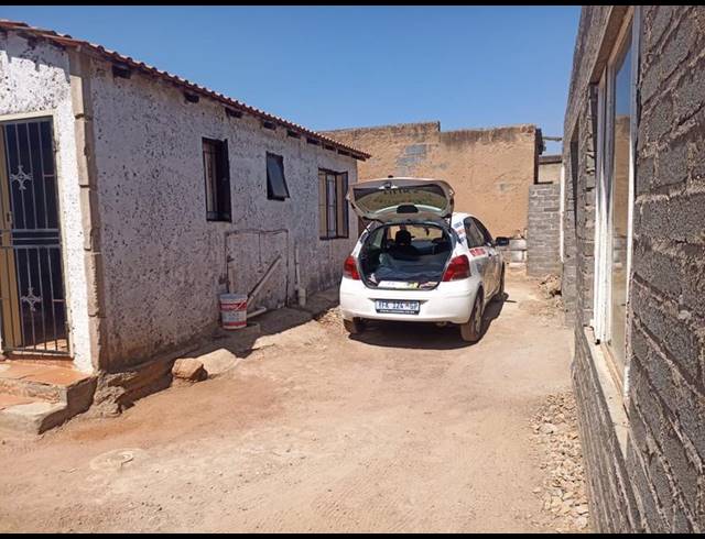 2 BEDROOM HOUSE FOR SALE IN SOSHANGUVE R